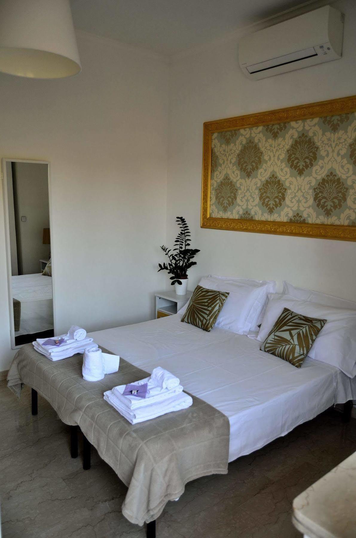 Rome&Suites Luaran gambar